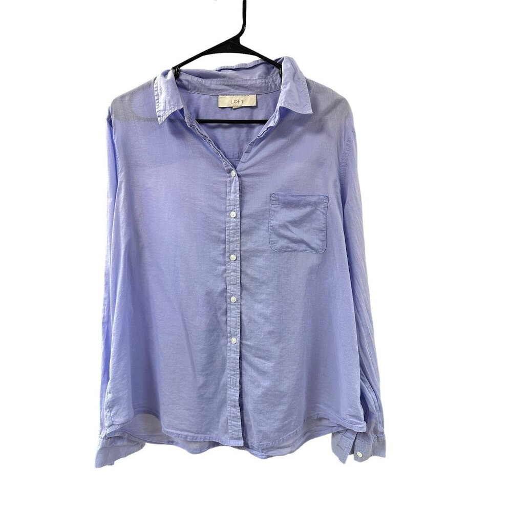 🍒 2/$20 🍒 Ann Taylor Blue Button-Down Blouse with Pocket sz L